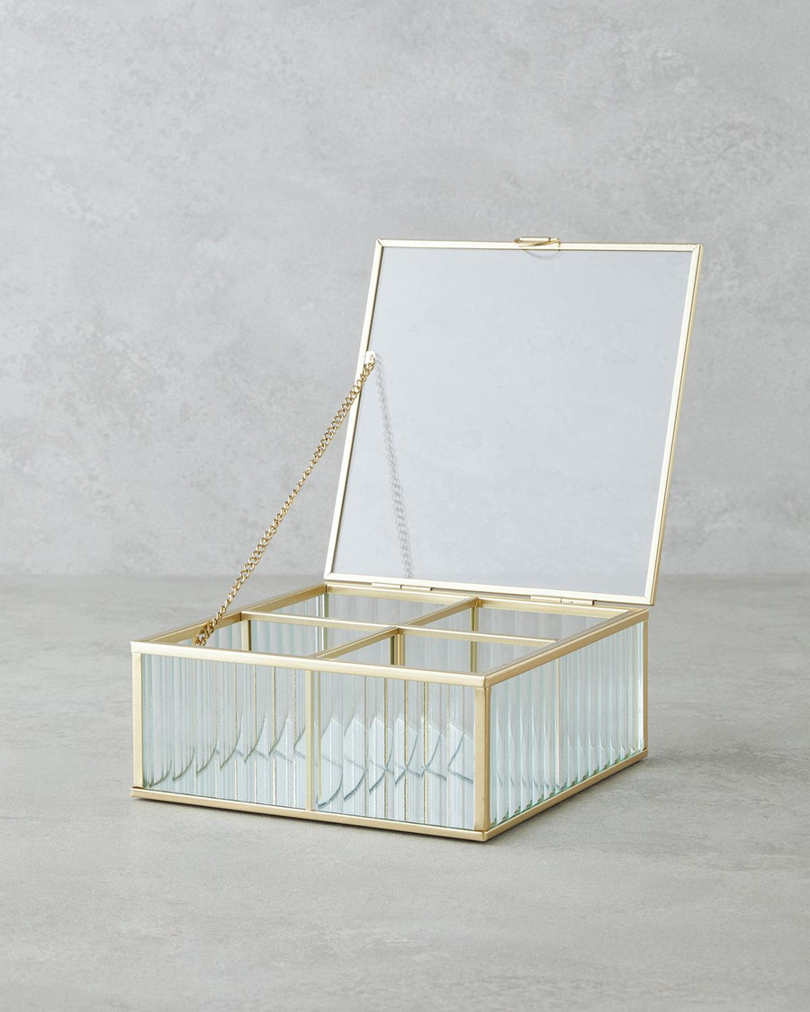 anissa-taki-kutusu-16x16x6-cm-gold-a31d-.jpg Anissa Takı Kutusu 16x16x6 cm Gold - Görsel 1